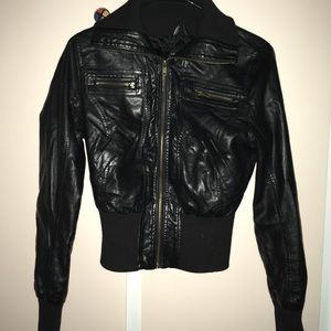 Adorable black leather jacket